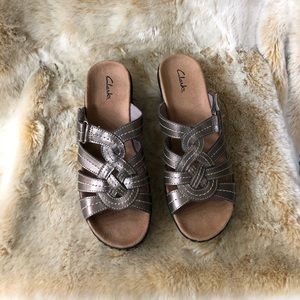 Clarks Bendables Bronze Leather Sandals Sz 9N